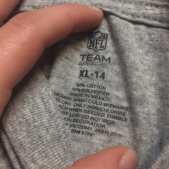 NFL Colts Long sleeve Shirt Size boys XL - 14 🌈❤️ - Picture 3 of 6